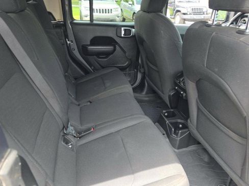 Used 2022 Jeep Gladiator Sport AWD/4WD image 13