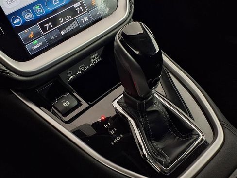 Used 2025 Subaru Outback Premium image 23