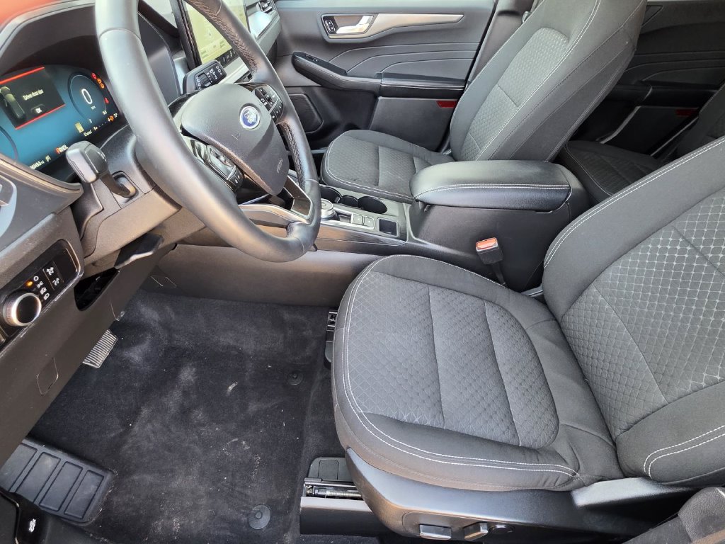 Used 2023 Ford Escape Active w/ Tech Pack #2 AWD/4WD image 6