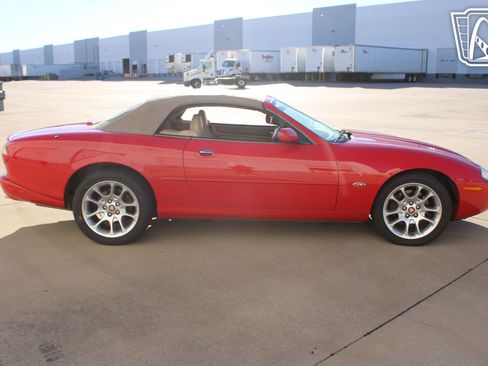 Used 2000 Jaguar XK8 Convertible image 18