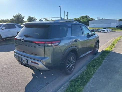 Used 2023 Nissan Pathfinder SL w/ SL Premium Package AWD/4WD image 3