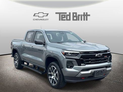 Used 2024 Chevrolet Colorado Z71 w/ Z71 Convenience Package 2 AWD/4WD image 3