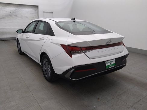 Used 2024 Hyundai Elantra SEL FWD image 5