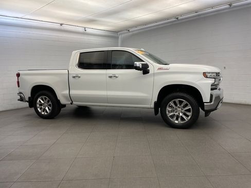 Used 2020 Chevrolet Silverado 1500 LTZ w/ LTZ Premium Package image 3