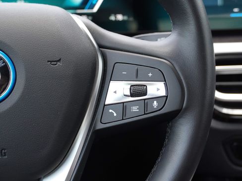 Used 2023 BMW i4 eDrive40 w/ Premium Package RWD image 22
