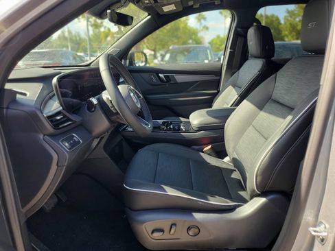 New 2026 Buick Enclave Sport Touring w/ Power Package image 8