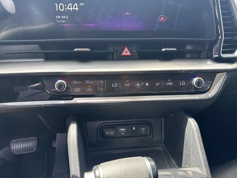 Used 2024 Kia Sportage EX FWD image 25