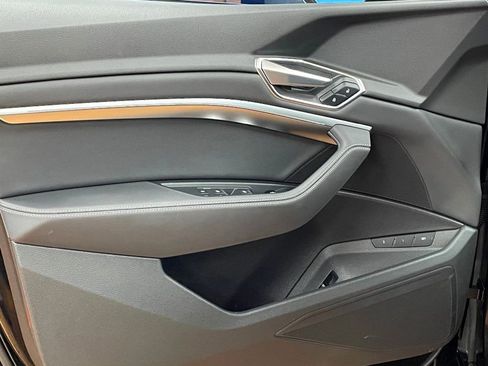 Used 2021 Audi e-tron Premium w/ Convenience Plus Package image 14