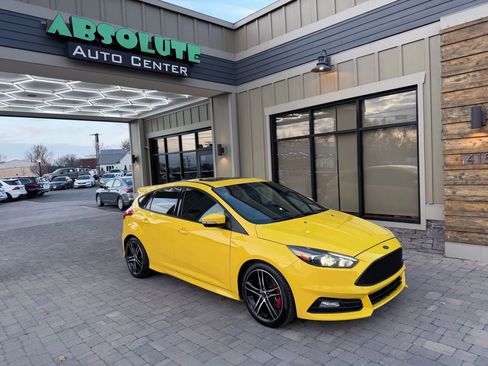 Used 2017 Ford Focus ST w/ Equipment Group 402A image 55