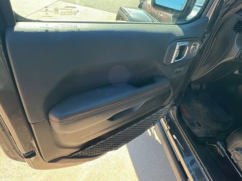 Used 2023 Jeep Gladiator Mojave w/ Cold Weather Group image 14