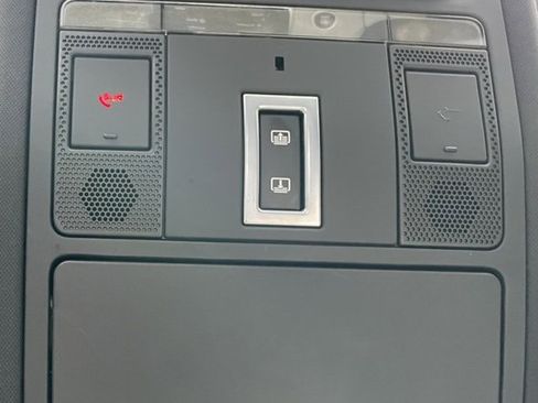 Used 2020 Land Rover Range Rover Evoque SE image 22