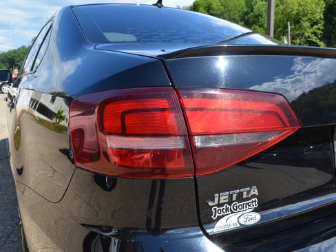 Used 2016 Volkswagen Jetta Sport w/ Lighting Package FWD image 10