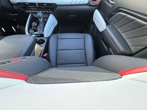 Used 2024 GMC Canyon AT4X image 16