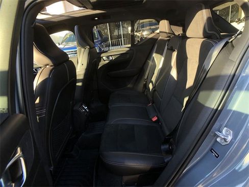 Used 2021 Volvo XC40 P8 Recharge w/ Advanced Package image 31