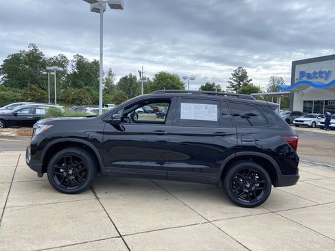 Used 2025 Honda Passport Black Edition image 7