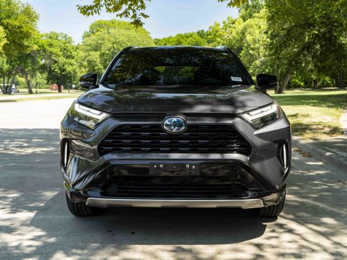 Used 2024 Toyota RAV4 XSE AWD/4WD image 3