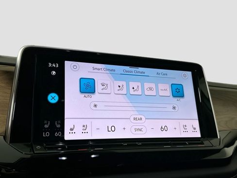 Certified 2024 Volkswagen Atlas SE image 22