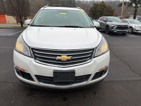 Used 2016 Chevrolet Traverse LT w/ Style and Technology Package image 8