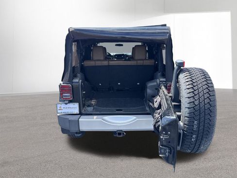 Used 2011 Jeep Wrangler Unlimited Sahara w/ Dual Top Group AWD/4WD image 22