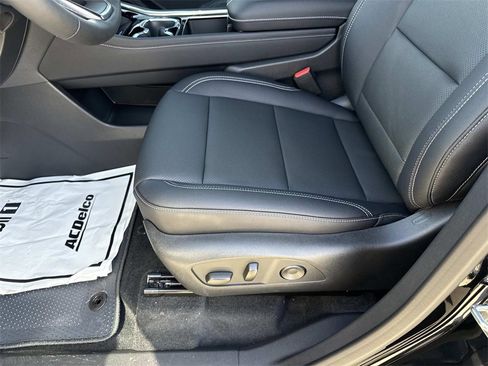 New 2026 Chevrolet Traverse LT w/ Driver Confidence Package image 10