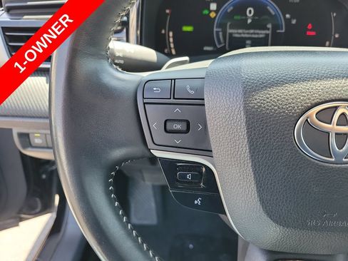 Used 2025 Toyota Camry SE FWD image 28