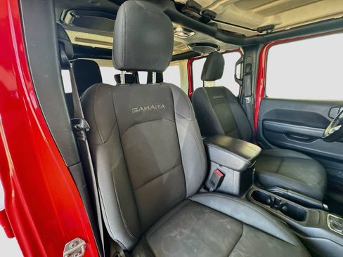 Used 2020 Jeep Wrangler Unlimited Sahara AWD/4WD image 27
