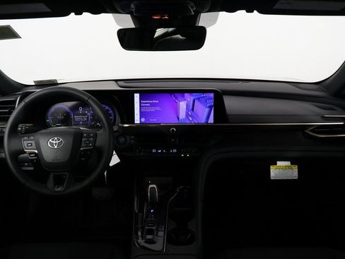 New 2026 Toyota Crown XLE image 4