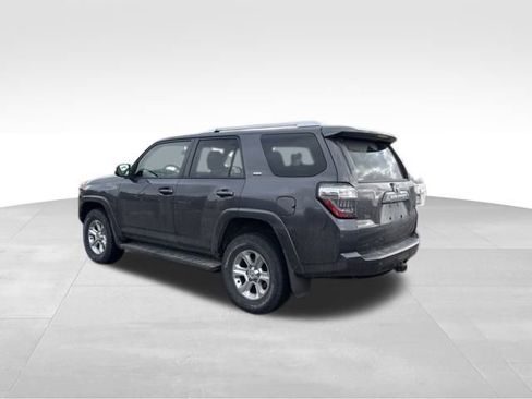 Used 2014 Toyota 4Runner SR5 Premium image 3