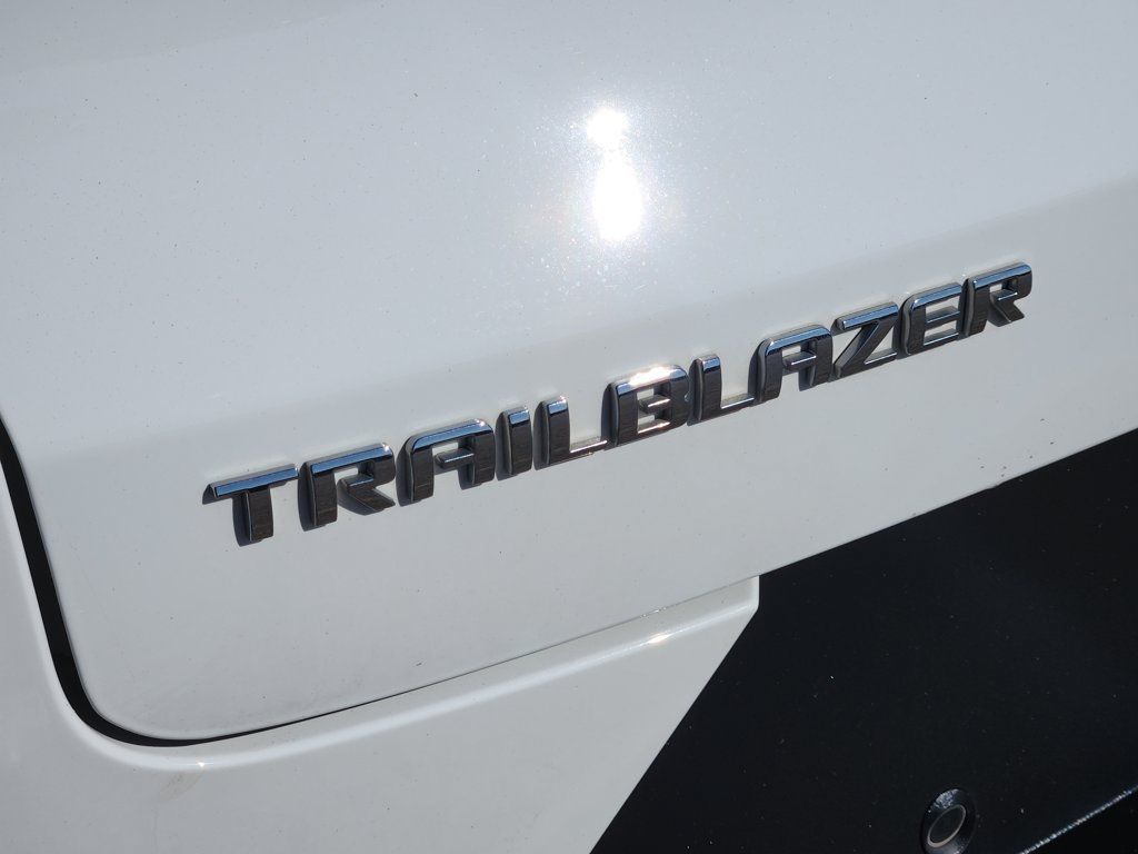 Used 2024 Chevrolet TrailBlazer ACTIV w/ Convenience Package FWD image 11