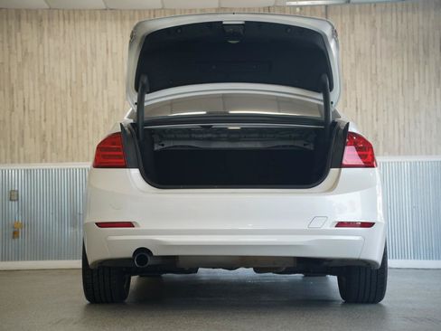Used 2013 BMW 320i Sedan RWD image 37