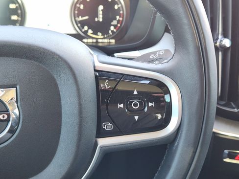 Used 2019 Volvo XC60 T5 Inscription w/ Protection Package Premier image 34