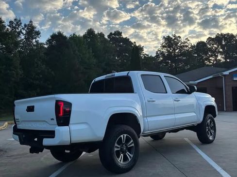 Used 2023 Toyota Tacoma SR AWD/4WD image 4