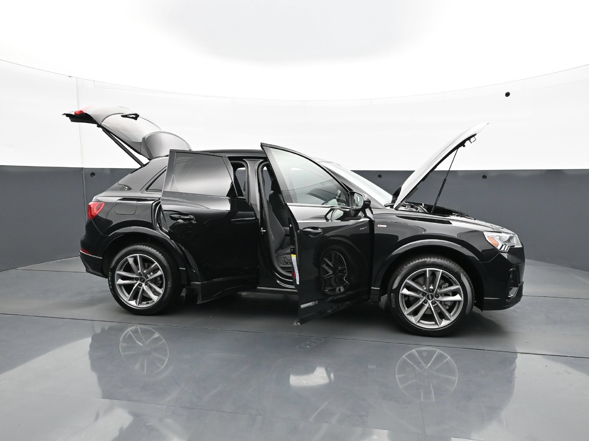 Used 2025 Audi Q3 2.0T Premium w/ Convenience Package AWD/4WD image 41