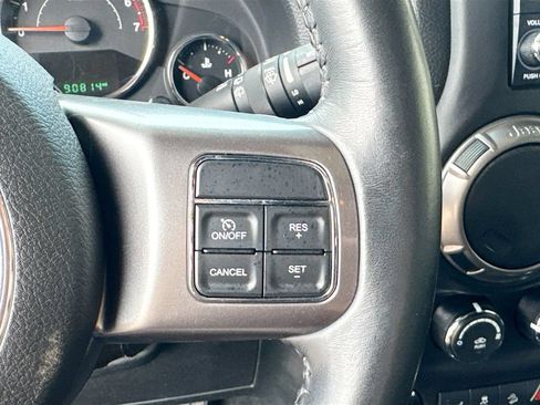 Used 2018 Jeep Wrangler Unlimited Sahara w/ Dual Top Group AWD/4WD image 9