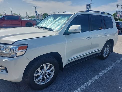Used 2019 Toyota Land Cruiser AWD/4WD image 18