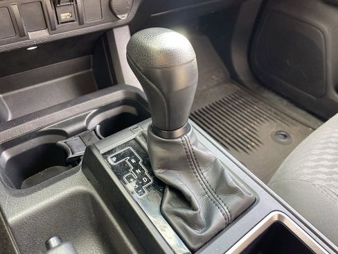 Used 2022 Toyota Tacoma SR image 5