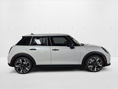 Used 2026 MINI Cooper 4-Door Hardtop FWD image 4
