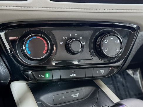 Used 2019 Honda HR-V LX image 15