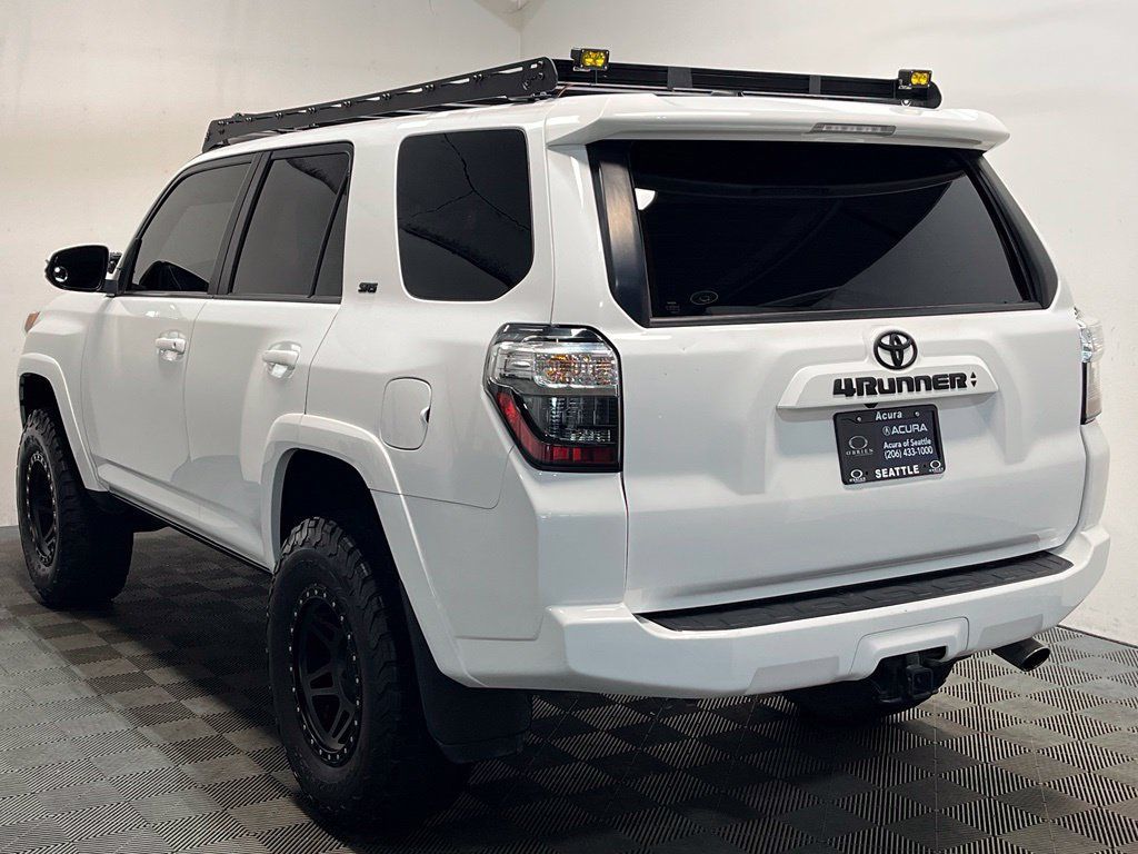 Used 2020 Toyota 4Runner SR5 Premium w/ Moonroof Package AWD/4WD image 22