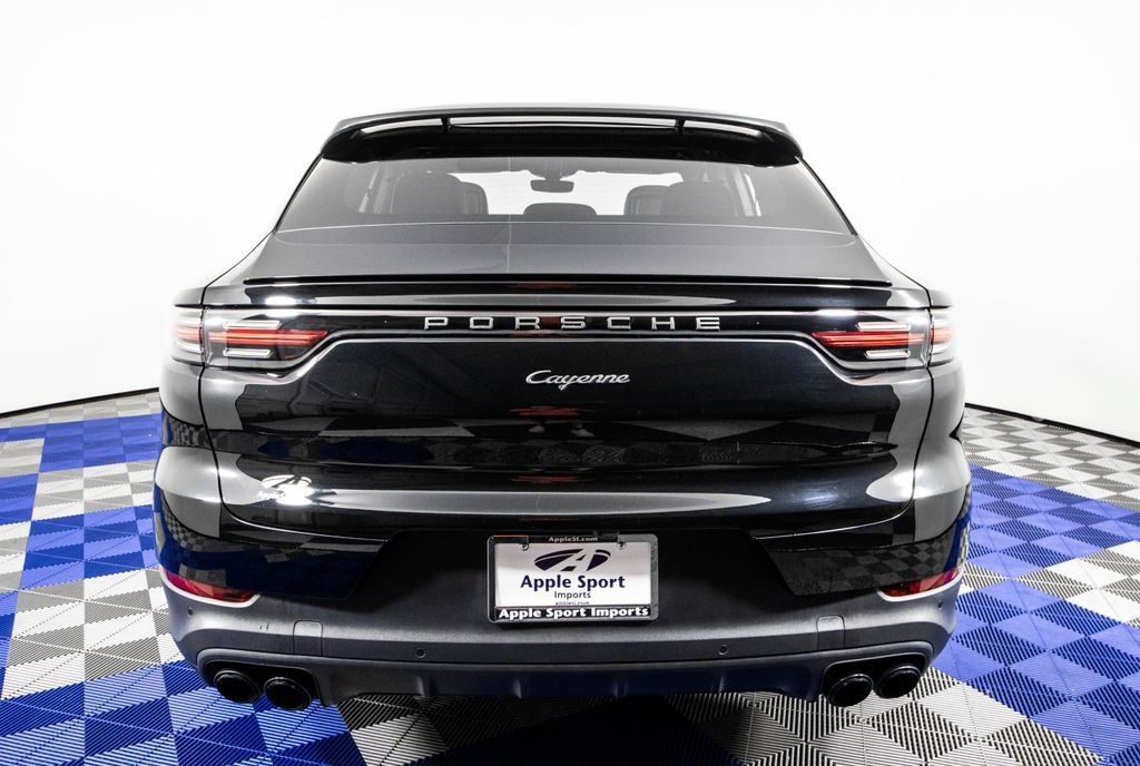 Used 2023 Porsche Cayenne Platinum Edition AWD/4WD image 6