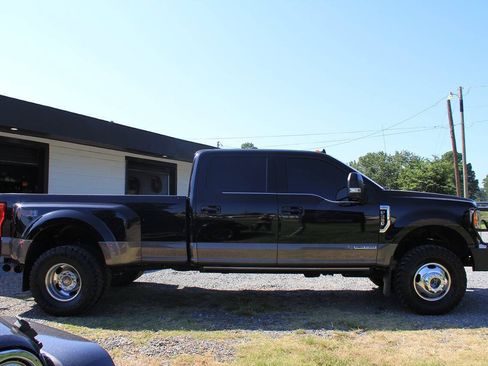 Used 2019 Ford F350 King Ranch w/ King Ranch Ultimate Package AWD/4WD image 9