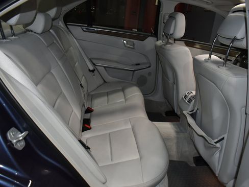 Used 2014 Mercedes-Benz E 350 Sedan image 35