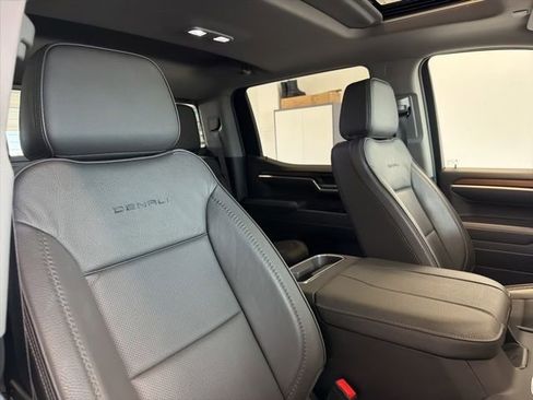 Used 2025 GMC Sierra 1500 Denali AWD/4WD image 42