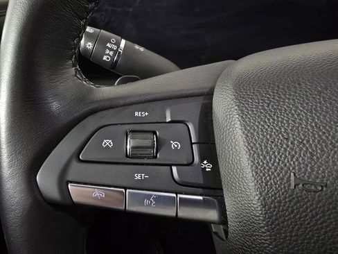 Used 2024 Cadillac XT4 Premium Luxury image 22