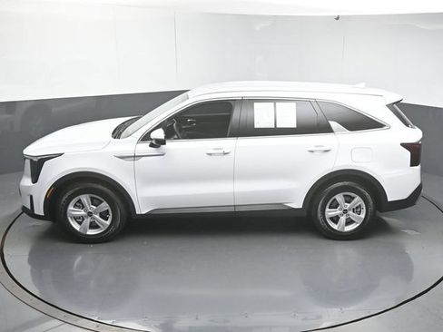 Used 2026 Kia Sorento LX FWD image 43