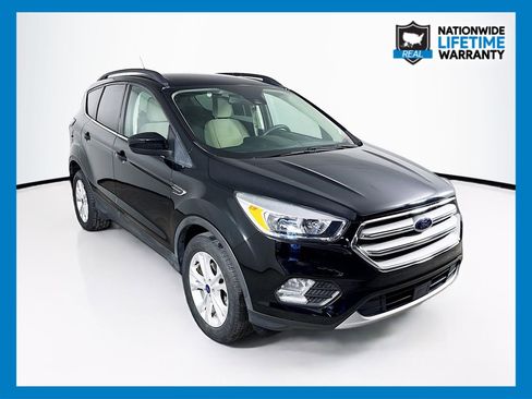 Used 2018 Ford Escape SE w/ Ford Safe & Smart Package image 1