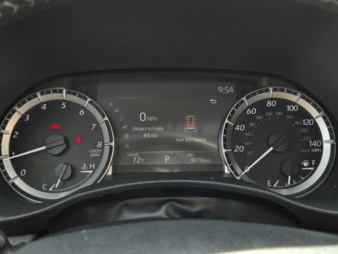 Used 2023 Toyota Highlander XLE AWD/4WD image 28