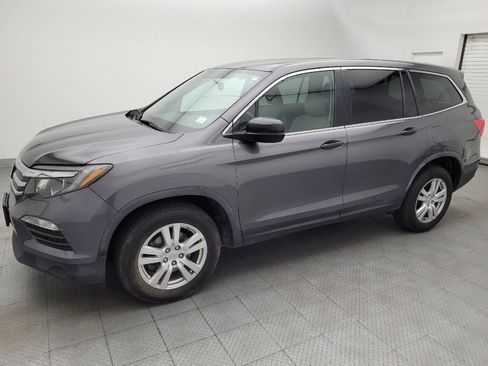 Used 2017 Honda Pilot LX image 2