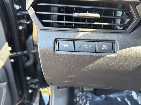Used 2024 Nissan Altima 2.5 S FWD image 19