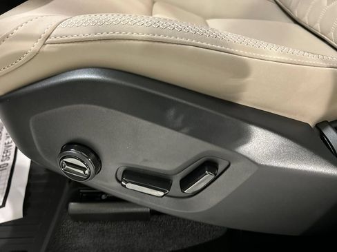 Used 2026 Volvo XC60 B5 Plus w/ Protection Package Premier AWD/4WD image 11